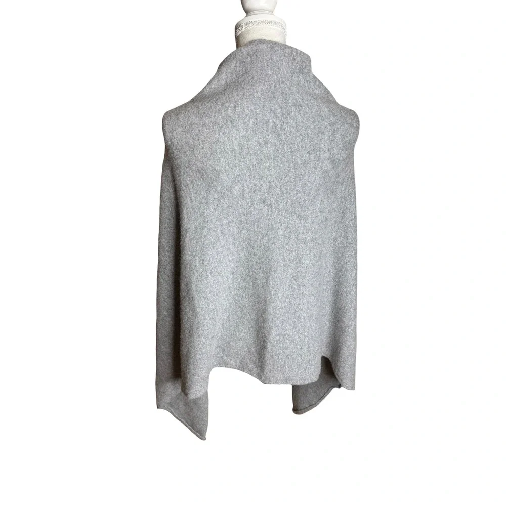 Quince Mongolian Cashmere Poncho Heather Grey V-Neck Wrap One Size YXYB261